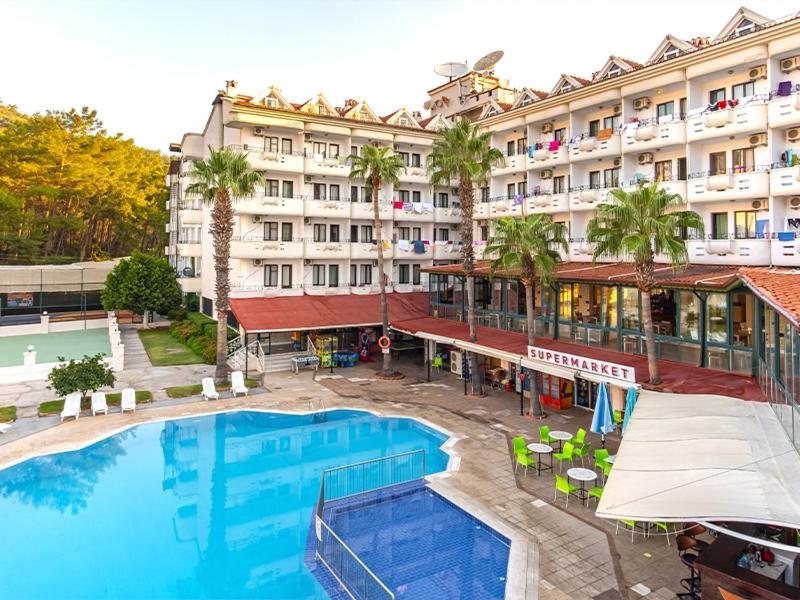 Club Pineta 4*
