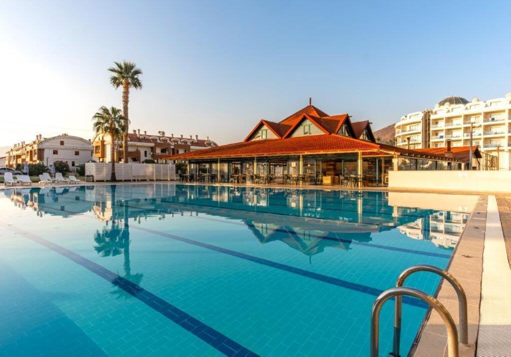 Hotel Club Pineta 4*