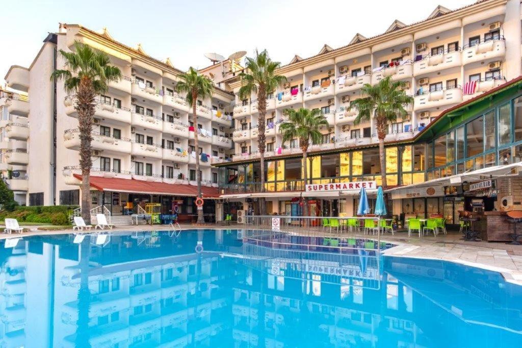 Club Pineta Hotel 4*