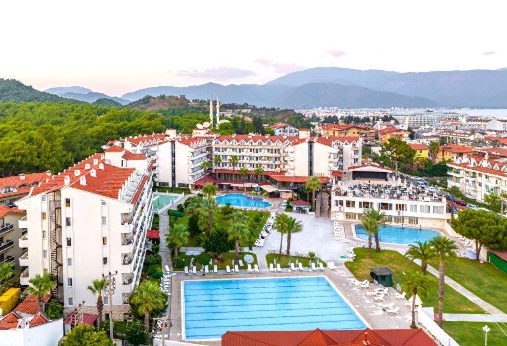 Club Pineta 4*