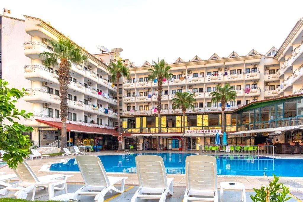 Club Pineta Hotel 4*